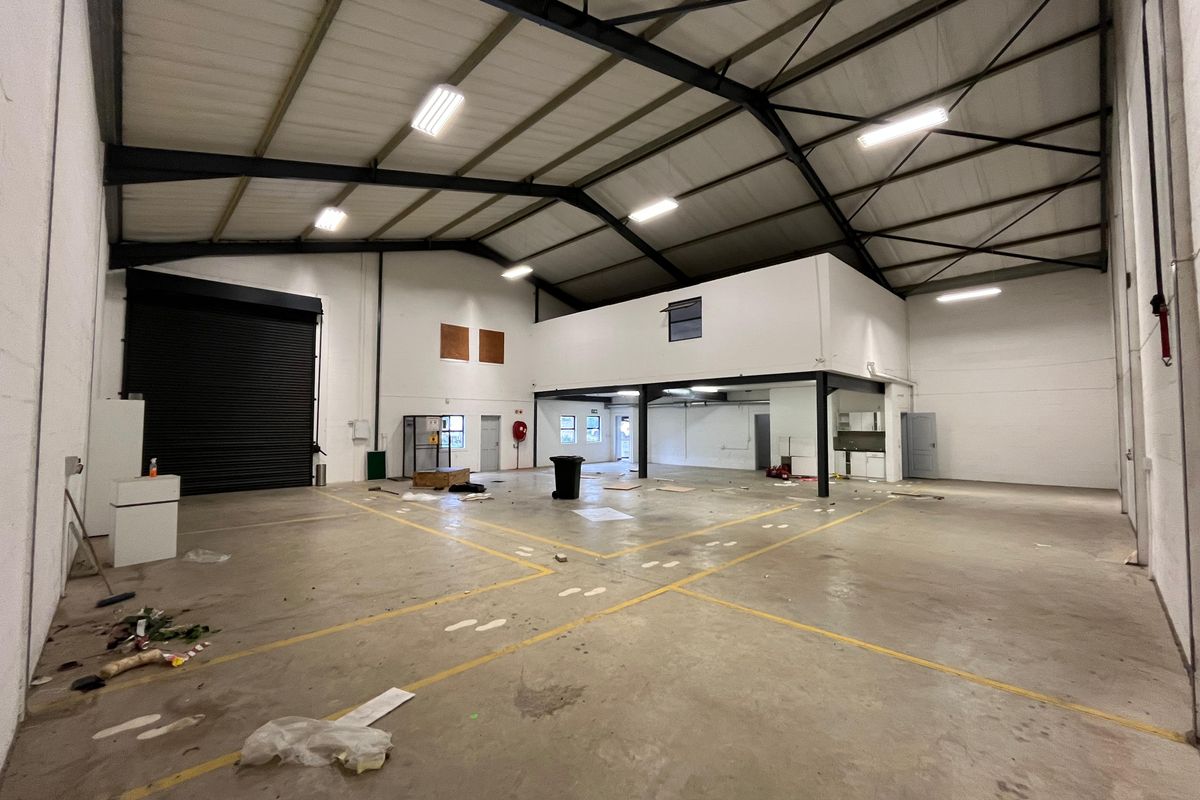 Prime Light Industrial Unit | Modern, Functional & Ready for Immediate Occupation - Photo 2