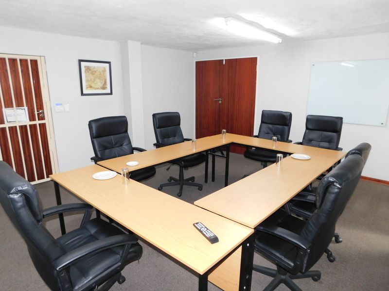 Freestanding Freehold Versatile Premises Ideal For Training / Conferencing. - Photo 5