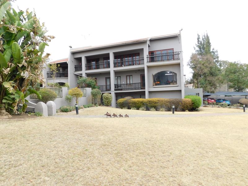 Freestanding Freehold Versatile Premises Ideal For Training / Conferencing. - Photo 2