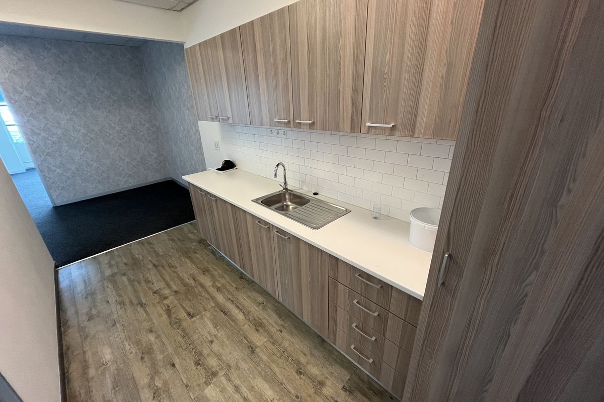 14th Floor Office with Uninterrupted CBD & Harbour Views. The Towers, Foreshore - Photo 4