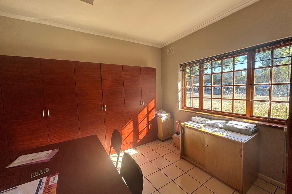 166sqm Office To Let in Bo Oakdale, Bellville | 4 Offices | Parking Included - Photo 5