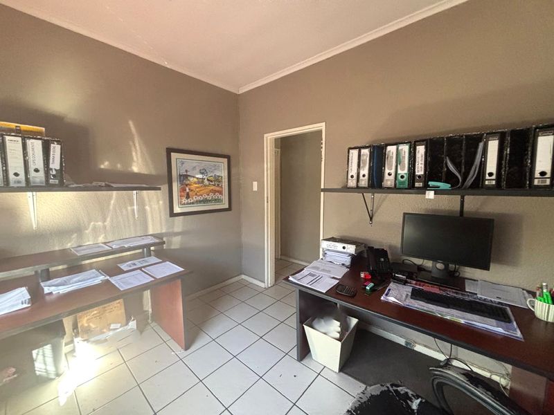 166sqm Office To Let in Bo Oakdale, Bellville | 4 Offices | Parking Included - Photo 7