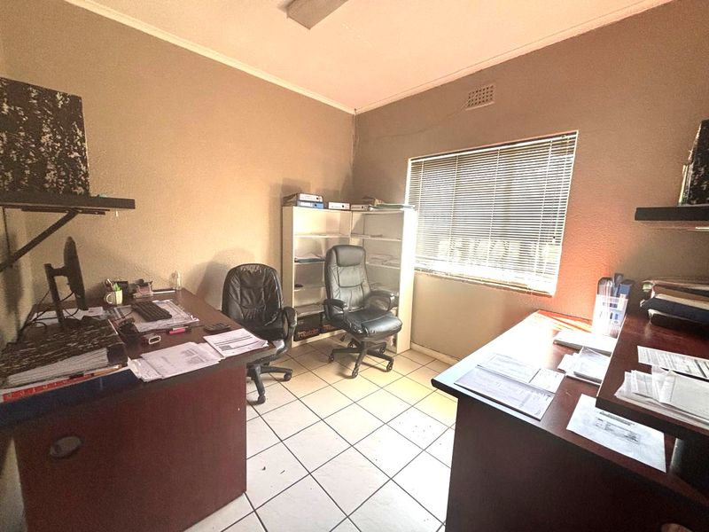 166sqm Office To Let in Bo Oakdale, Bellville | 4 Offices | Parking Included - Photo 6