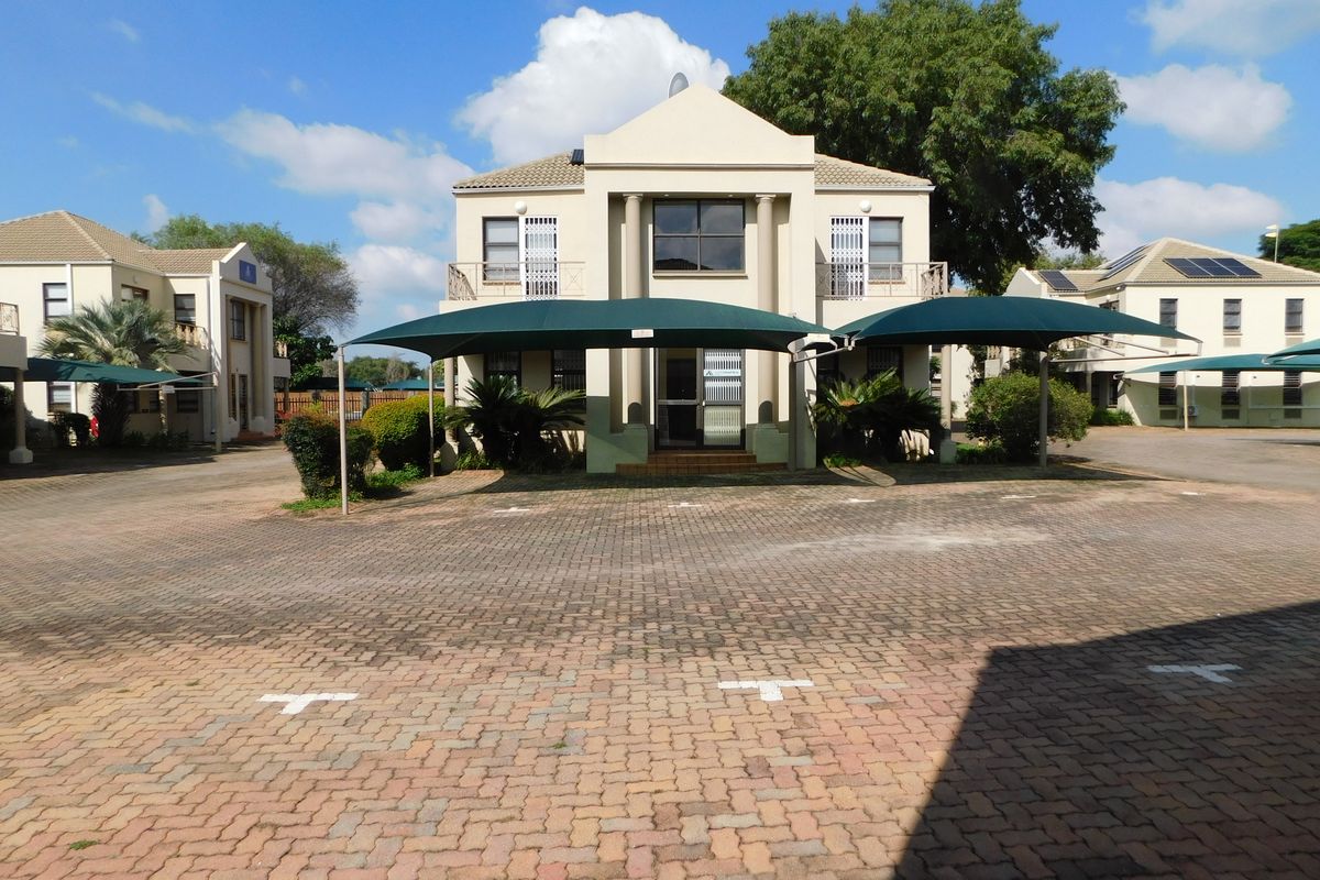 Modern Freestanding Subdivisible Offices Available Immediately. - Photo 2