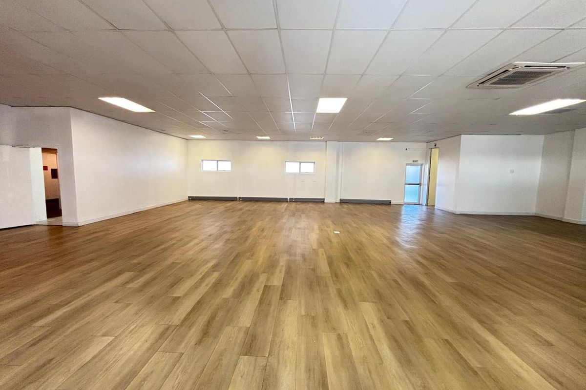 206m2 First Floor Retail / Office Space To Let in Durbanville - Photo 5