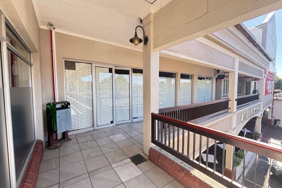 206m2 First Floor Retail / Office Space To Let in Durbanville - Photo 2