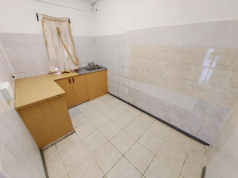 DESPATCH CENTRAL RETAIL SPACE FOR RENT - Photo 3