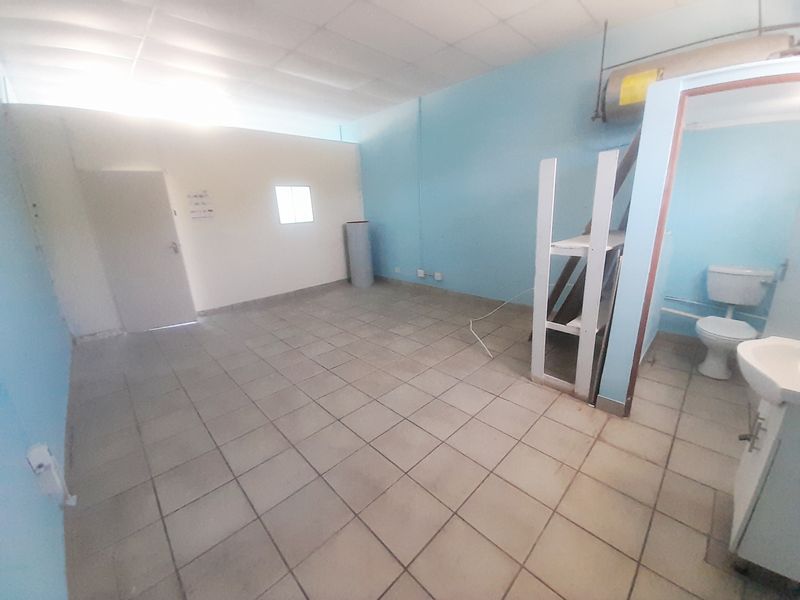 COTSWOLD RETAIL / OFFICE SPACE AVAILABLE FOR RENT - Photo 2