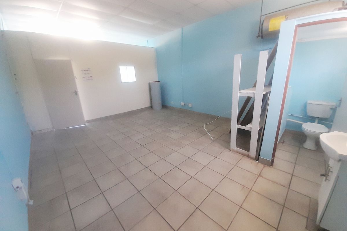 COTSWOLD RETAIL / OFFICE SPACE AVAILABLE FOR RENT - Photo 3