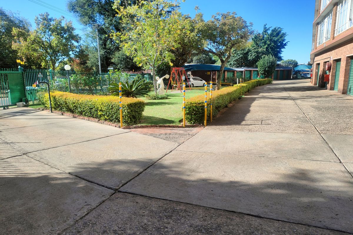 Flat For Sale In Pretoria - Photo 2