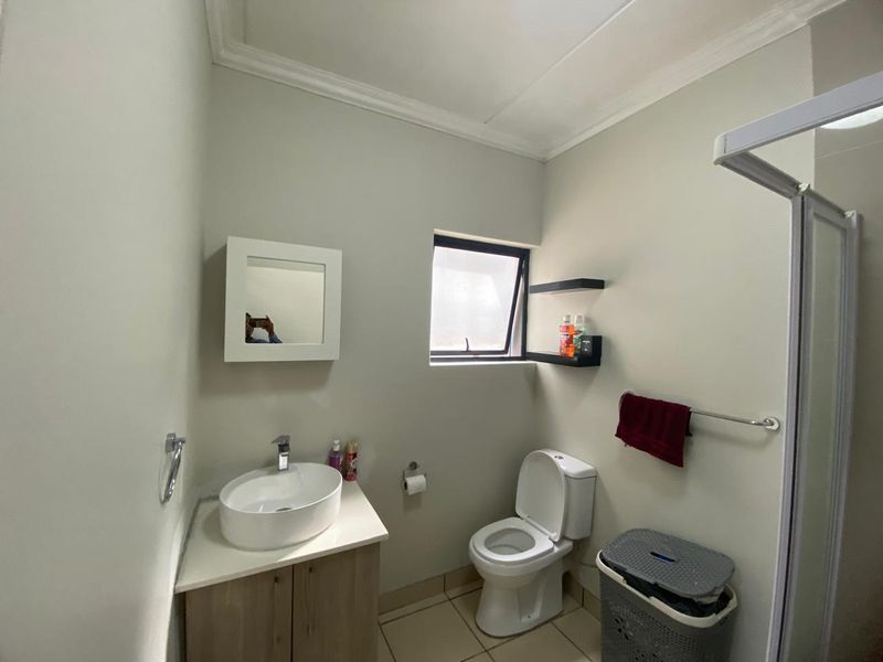 Conviently located 2bed 2bath in Midrand!! - Photo 9
