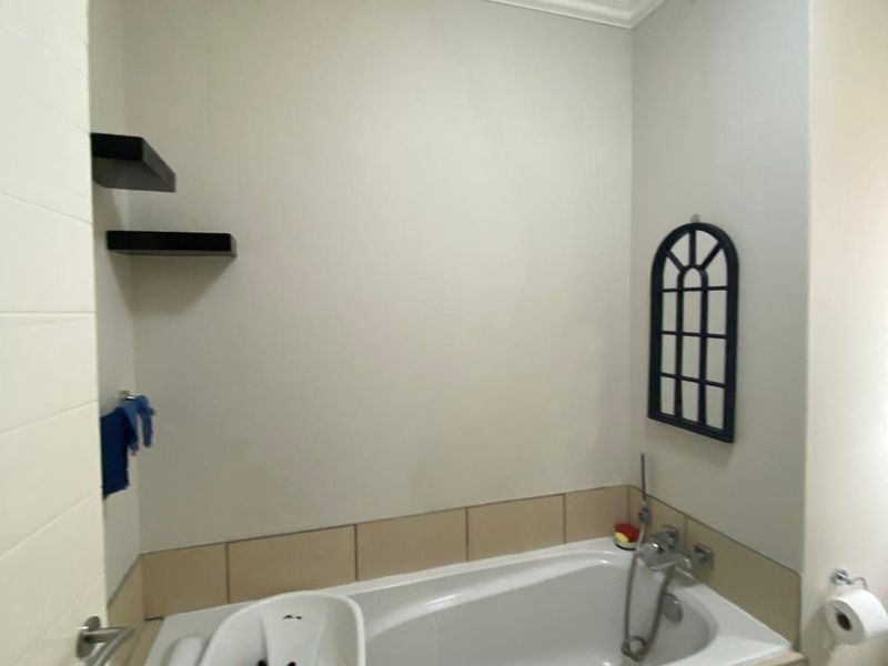 Conviently located 2bed 2bath in Midrand!! - Photo 8