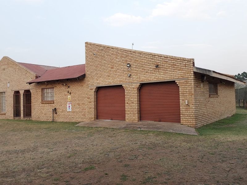 Spacious 4-Bedroom Home for Rent – Close to ArcelorMittal - Photo 2