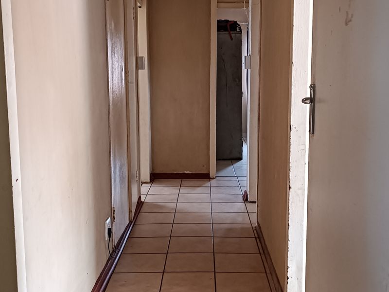 3 Bedroom Home with Extra Outside Room, Bathroom & Single Garage - Photo 9