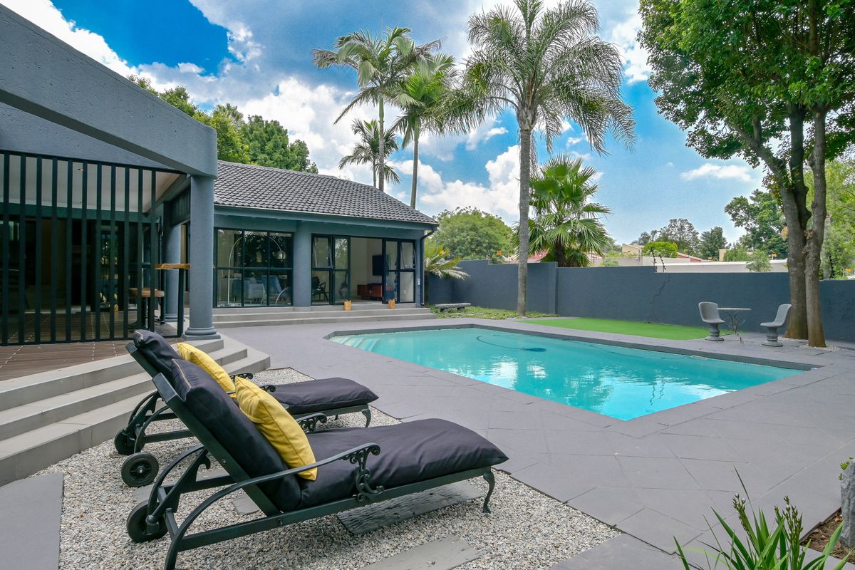 A modern contemporary fabulous house in Hurlingham - R36,000pm - Photo 3