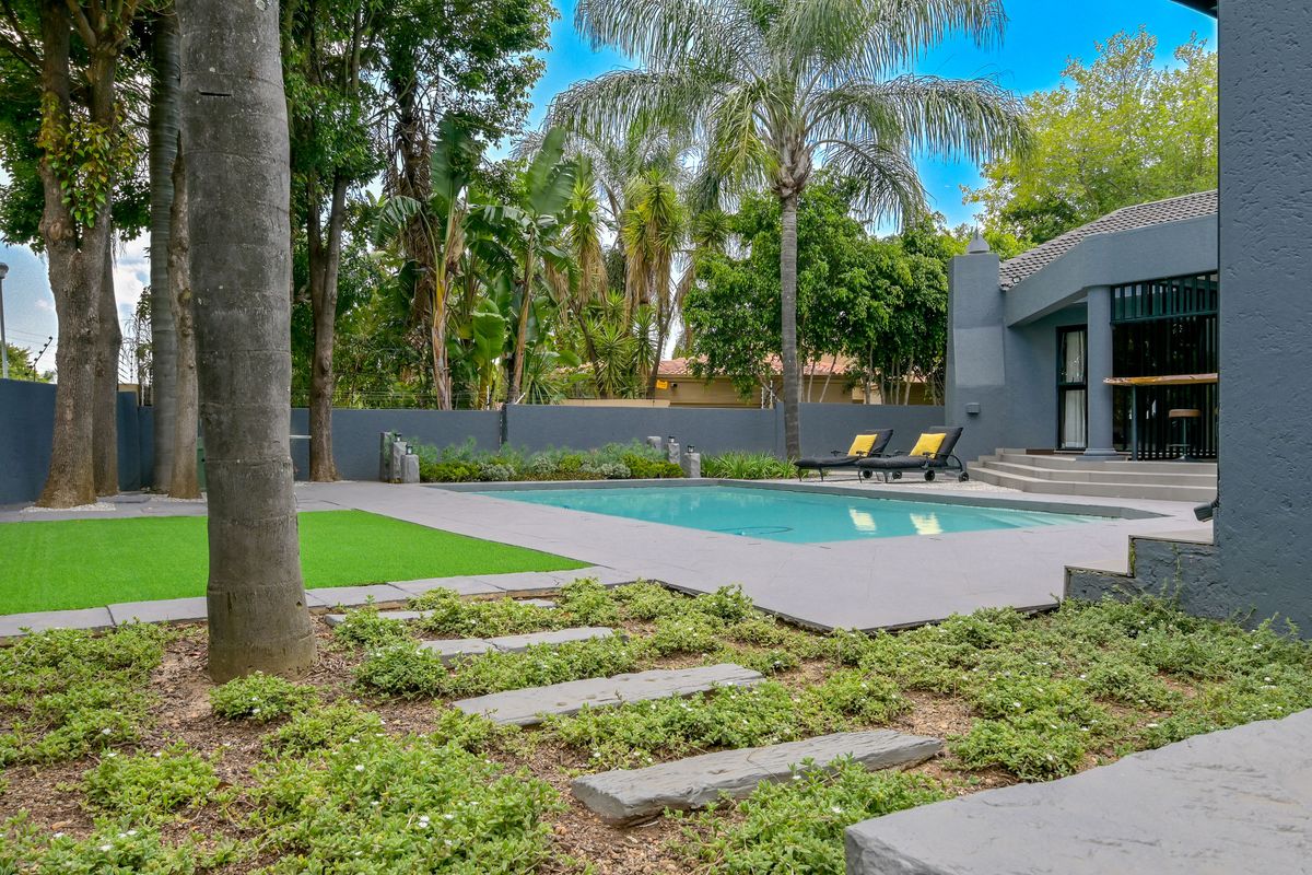 A modern contemporary fabulous house in Hurlingham - R36,000pm - Photo 2