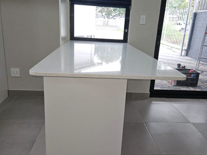 Newly Renovated 2 Bedroom House in Kuilsivier - Photo 3