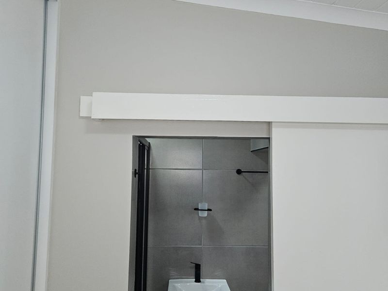 Newly Renovated 2 Bedroom House in Kuilsivier - Photo 10