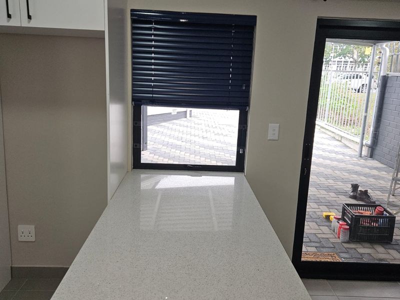 Newly Renovated 2 Bedroom House in Kuilsivier - Photo 5
