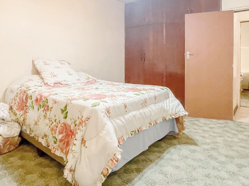 NORTH END 2 BED 1 BATH APARTMENT WITH PARKING FOR RENT - Photo 6