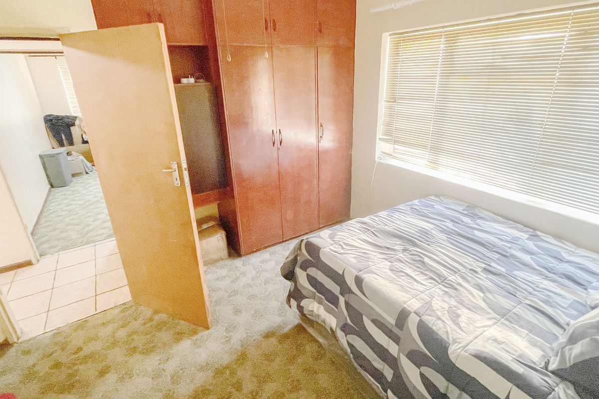 NORTH END 2 BED 1 BATH APARTMENT WITH PARKING FOR RENT - Photo 4