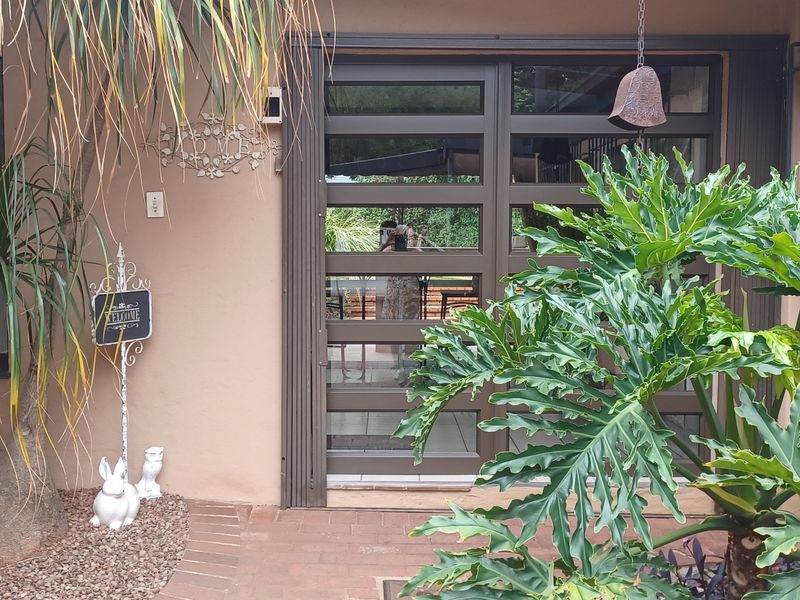 3 Bedroom spacious home with 2 Bedroom flatlet in Henley on Klip - Photo 1