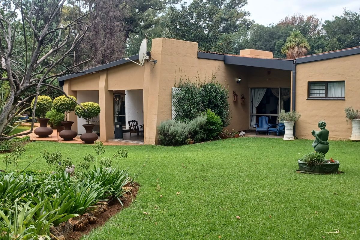 3 Bedroom spacious home with 2 Bedroom flatlet in Henley on Klip - Photo 4