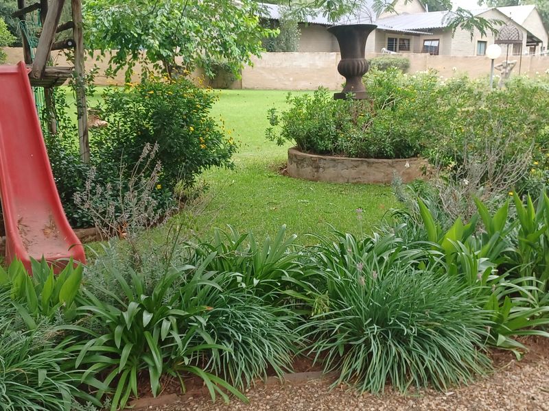 3 Bedroom spacious home with 2 Bedroom flatlet in Henley on Klip - Photo 9
