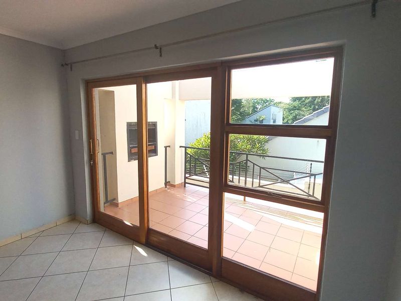 Two Bed - Two Bath in Great location - Photo 4
