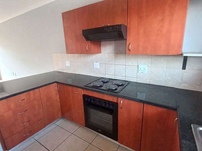 Two Bed - Two Bath in Great location - Photo 10