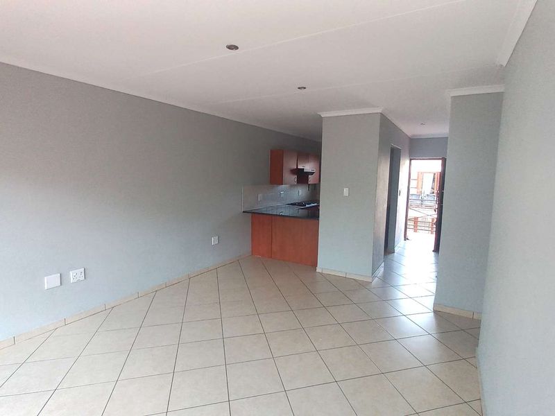 Two Bed - Two Bath in Great location - Photo 8
