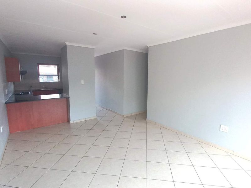 Two Bed - Two Bath in Great location - Photo 7