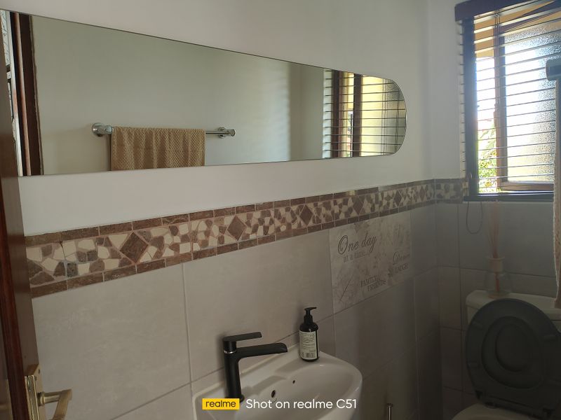 4 Bedroom House For Sale in Helderwyk Estate - Photo 10