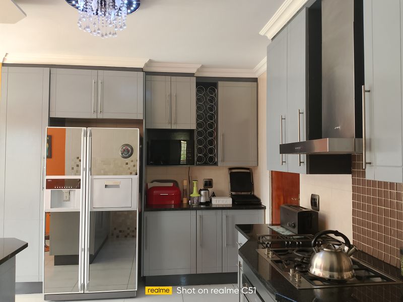 4 Bedroom House For Sale in Helderwyk Estate - Photo 6