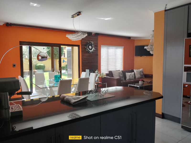 4 Bedroom House For Sale in Helderwyk Estate - Photo 4