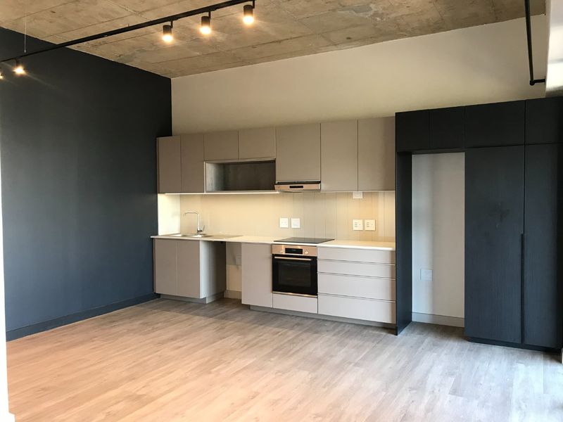 Unfurnished One Bedroom One Bathroom Apartment - Photo 5