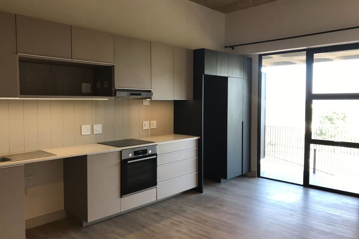 Unfurnished One Bedroom One Bathroom Apartment - Photo 4