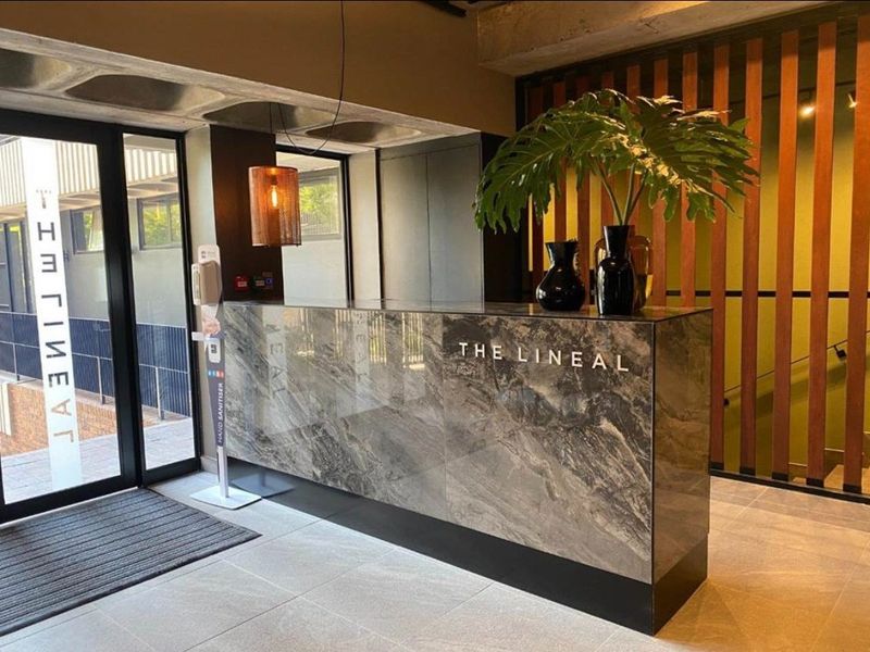 Unfurnished One Bedroom One Bathroom Apartment - Photo 2