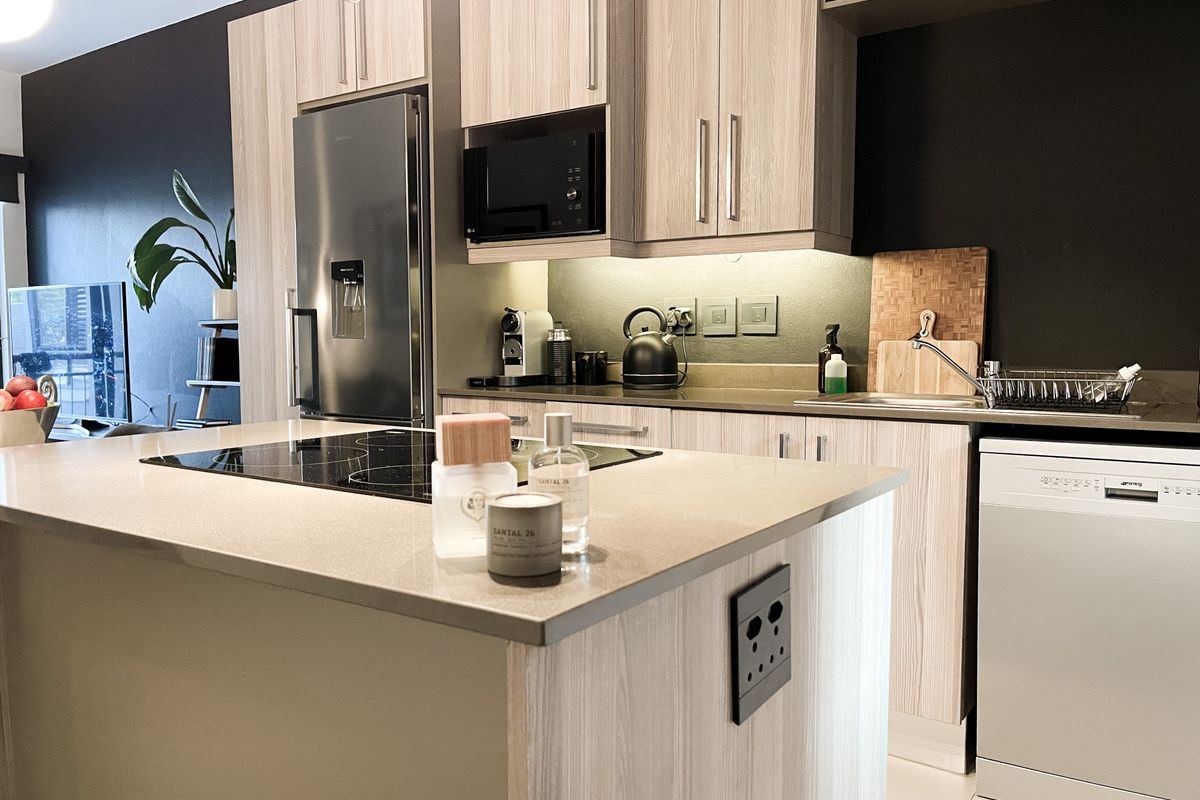 One Bedroom One Bathroom Apartment at The Atrium - Photo 2