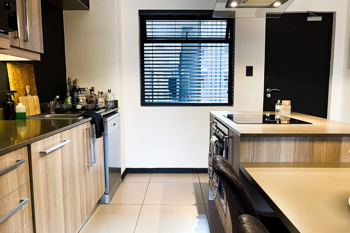 One Bedroom One Bathroom Apartment at The Atrium - Photo 3