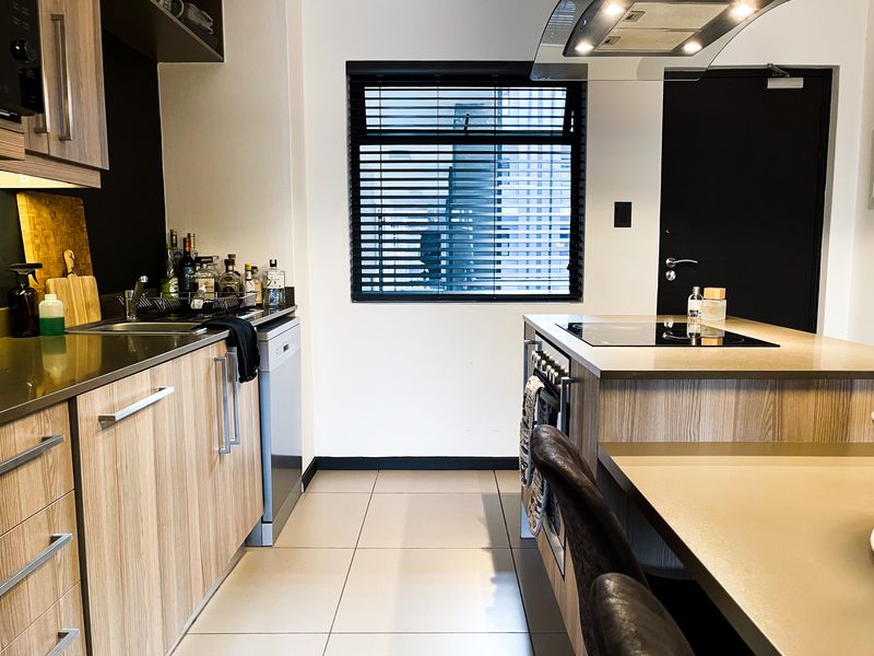 One Bedroom One Bathroom Apartment at The Atrium - Photo 3