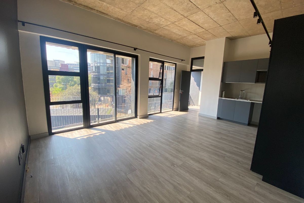 One Bed One Bathroom Apartment for Sale in Sandton Central - Photo 2