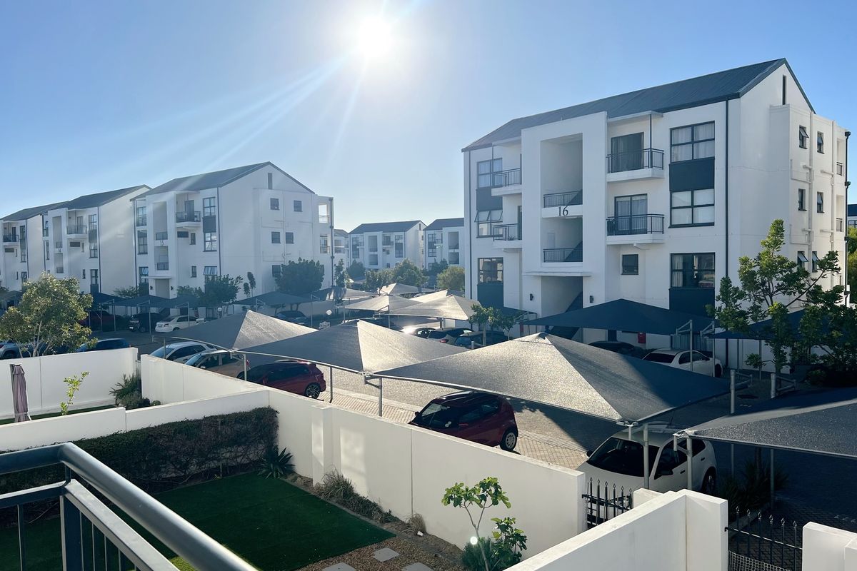 Experience Opulent Living at The Sandown FULLY FURNISHED 2 Bedroom Apartment Available! - Photo 2