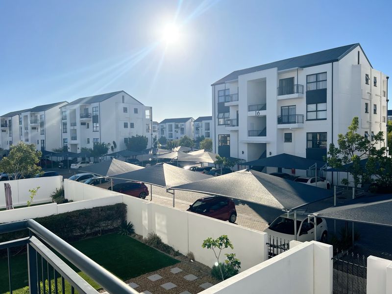 Experience Opulent Living at The Sandown FULLY FURNISHED 2 Bedroom Apartment Available! - Photo 2