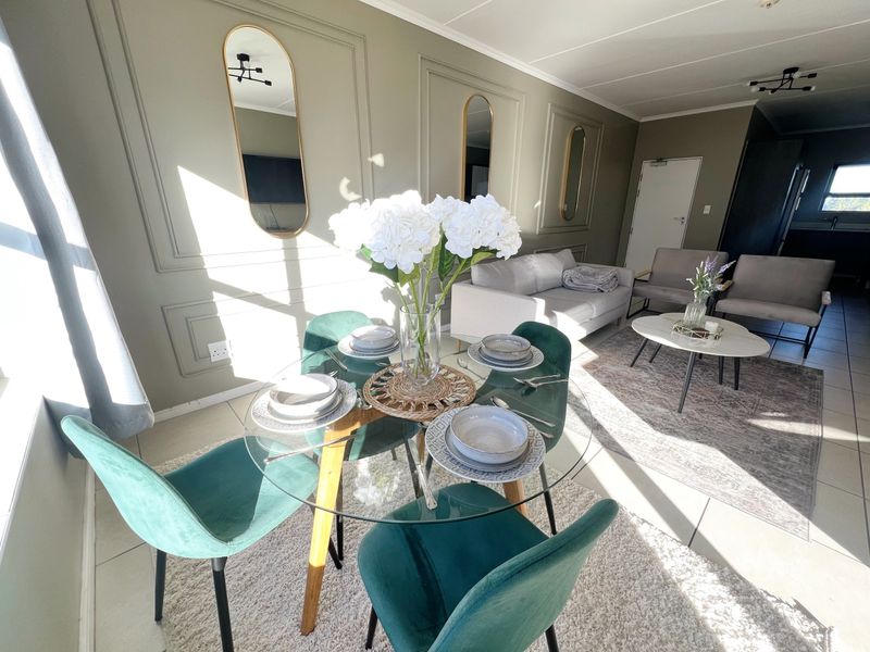 Experience Opulent Living at The Sandown FULLY FURNISHED 2 Bedroom Apartment Available! - Photo 6