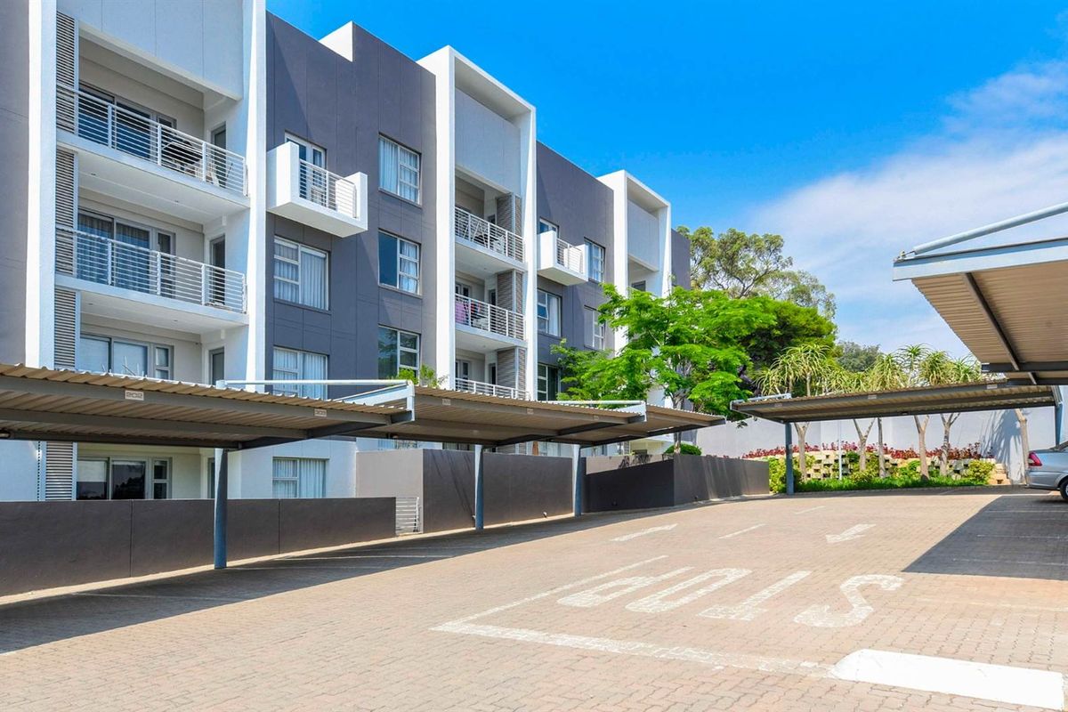 Two Bed Two Bath Apartment for sale in Sandown - Photo 2