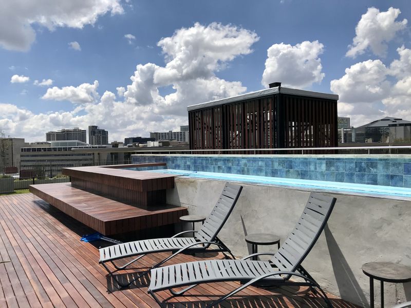 Studio Apartment in The Lineal Sandton - Photo 2