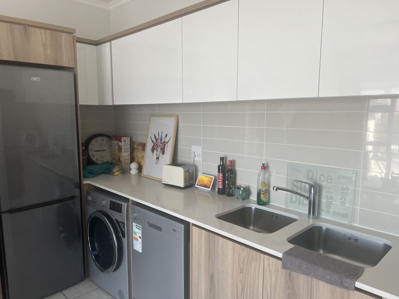 Sunny 1-Bedroom Apartment Close to the Lifestyle Centre at De Zicht - Photo 3