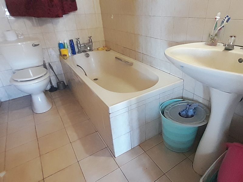 CENTRAL STUDIO / BACHELOR APARTMENT FOR RENT - Photo 4