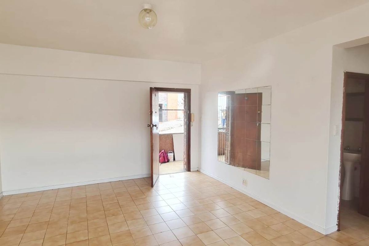 CENTRAL STUDIO / BACHELOR APARTMENT FOR RENT - Photo 2